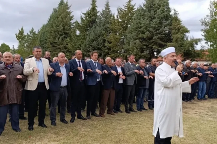 Vatandaşların yağmur duasının ardından yağmur yağdı