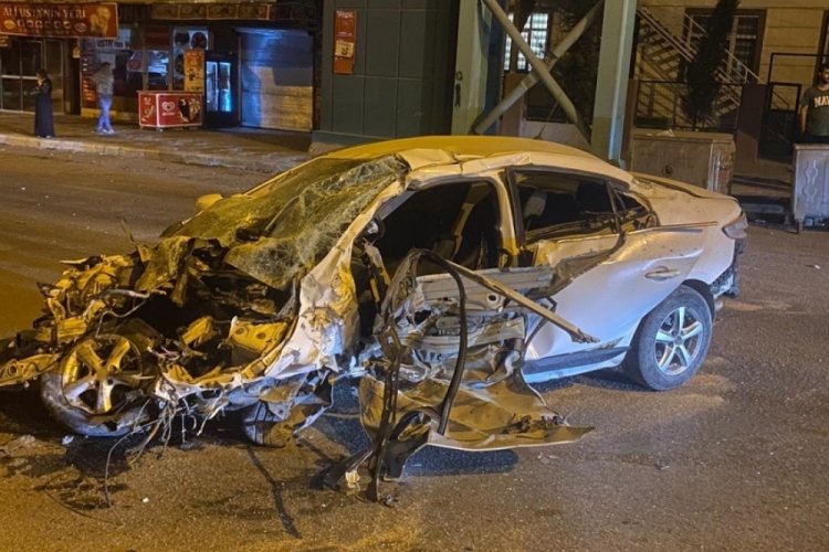 Otomobil &uuml;st ge&ccedil;ide &ccedil;arptı: 1 &ouml;l&uuml;