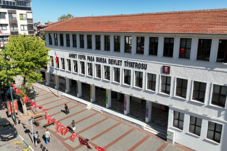 Bursa'nın simgesi Ahmet Vefik Paşa Tiyatro binası 85 yaşında