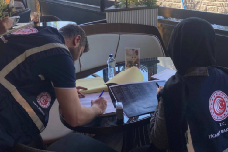 2 şişe su fiyatı bakanlığı harekete ge&ccedil;irdi; o işletme hakkında inceleme başlatıldı!