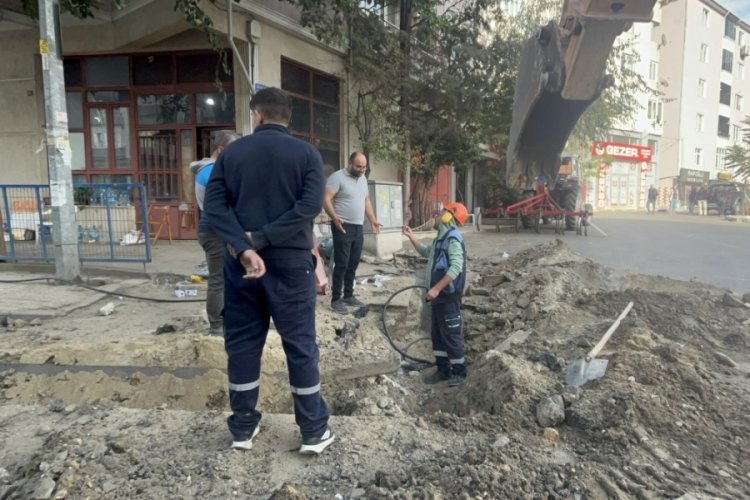 Kep&ccedil;e kazısı sırasında doğalgaz borusu patladı