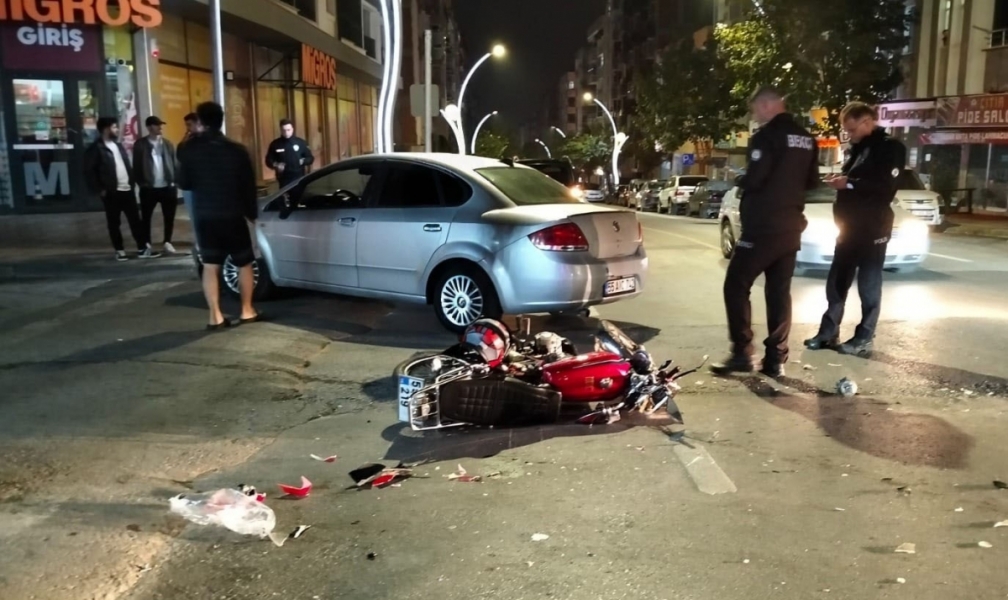 Otomobil ile motosiklet &ccedil;arpıştı: 1 yaralı