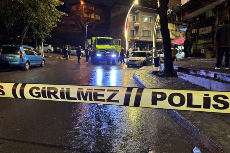 Sokakta dehşet anları: Jiletli saldırgan etkisiz hale getirildi