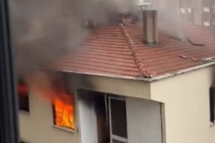 Kadık&ouml;y'de yangın alarmı: Metruk bina yandı