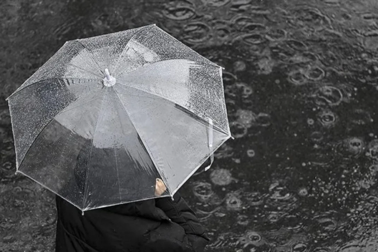 Meteoroloji'den 6 il ve &ccedil;evresi i&ccedil;in kuvvetli sağanak uyarısı! Şemsiyesiz dışarı &ccedil;ıkmayın