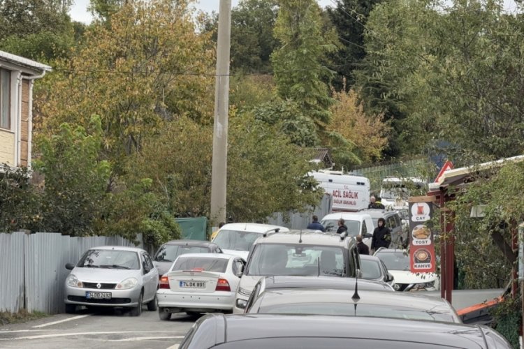 Kamyon dorsesi altında kalan adam feci şekilde can verdi!