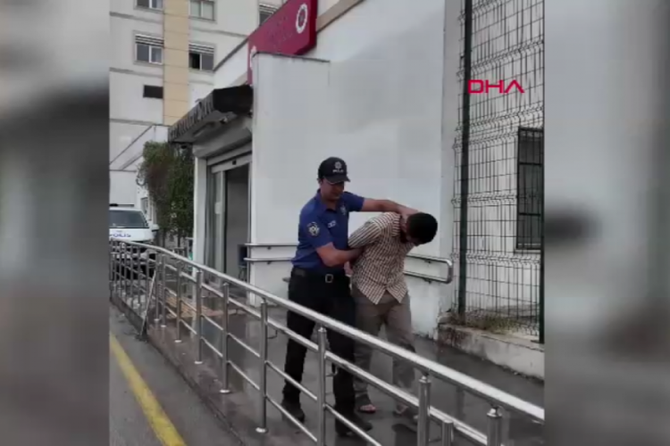 Boşanma aşamasındaki eşinin kardeşlerinden korktuğu i&ccedil;in polis gibi davranıp, ateş etmiş