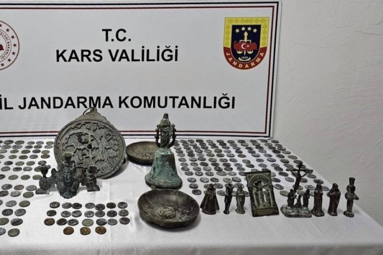 Kars'ta Meryem Ana fig&uuml;rl&uuml; &ccedil;an ile &ccedil;ok sayıda tarihi eser ele ge&ccedil;irildi