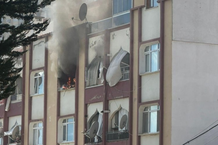 Bursa'da 5 katlı apartmanda yangın!
