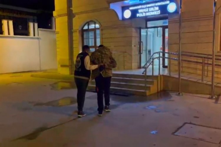 Durakta bekleyen gen&ccedil; kıza s&ouml;zl&uuml; taciz skandalı