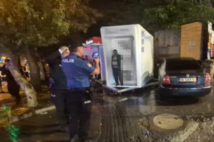 Direksiyon başındayken sara n&ouml;beti ge&ccedil;irdi: ATM'ye &ccedil;arptı!