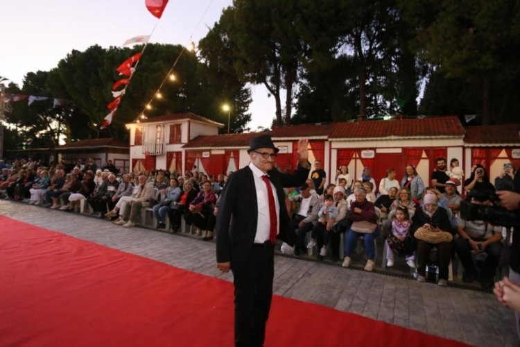 Podyumun yıldızları: 60 yaş &uuml;st&uuml; &ouml;ğrenciler...