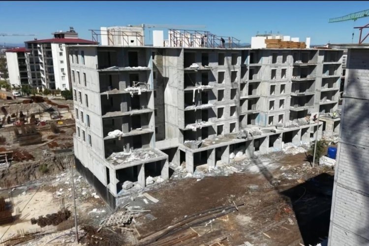 Depremden etkilenen Osmaniye'de konut inşası devam ediyor
