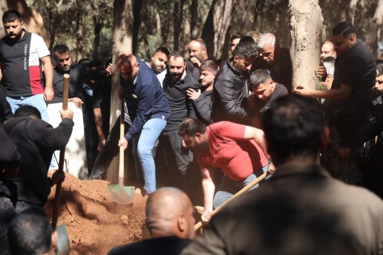 Doğum &uuml;n&uuml; &ouml;ncesi feci kaza! Gen&ccedil; &ccedil;ocuk hayatını kaybetti