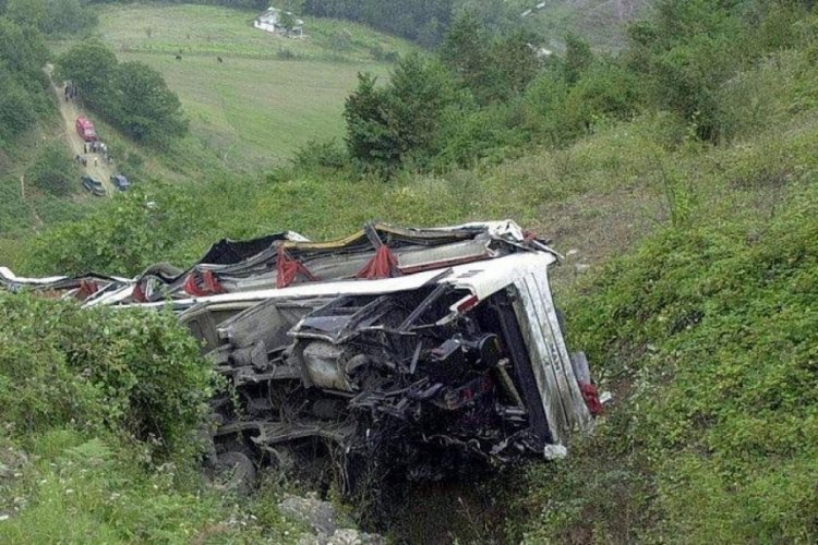 Hindistan'da otob&uuml;s kazası! &Ccedil;ok sayıda &ouml;l&uuml; var...