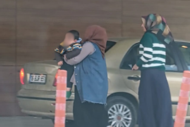 Bursa'da sorumsuzluk! K&uuml;&ccedil;&uuml;k bebek bulaşık deterjanı i&ccedil;ti...