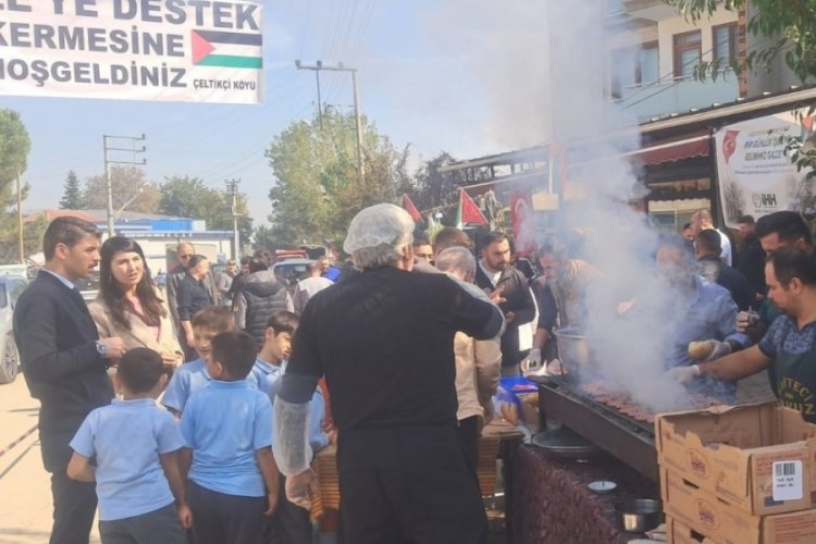 Bursa'da bir mahalleden Gazze'ye destek