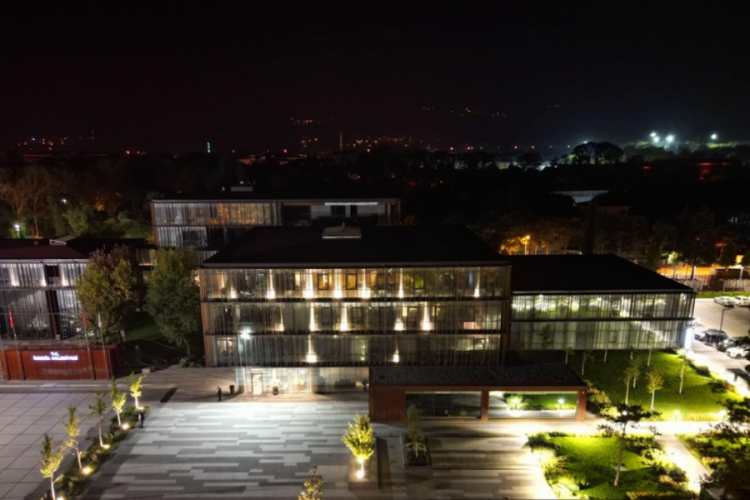Bursa'daki belediye, elektrik ihtiyacını g&uuml;neşten karşılıyor
