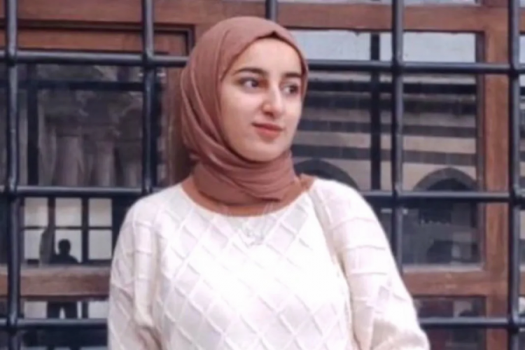 Diyarbakır'da Rojin Kabaiş i&ccedil;in oturma eylemi d&uuml;zenlendi