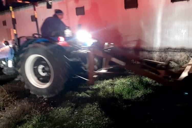 Tavuk &ccedil;iftliğinde &ccedil;ıkan yangın b&uuml;y&uuml;meden s&ouml;nd&uuml;r&uuml;ld&uuml;