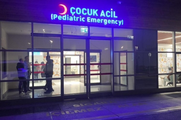 Zehirlenen 17 &ouml;ğrenci hastaneye başvurdu
