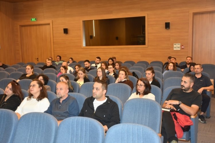 Bursa Nil&uuml;fer'de 'İş sağlığı ve g&uuml;venliği' masaya yatırıldı