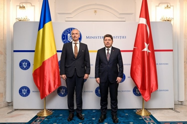 Bakan Tun&ccedil;, Romanya Adalet Bakanı Marinescu ile bir araya geldi