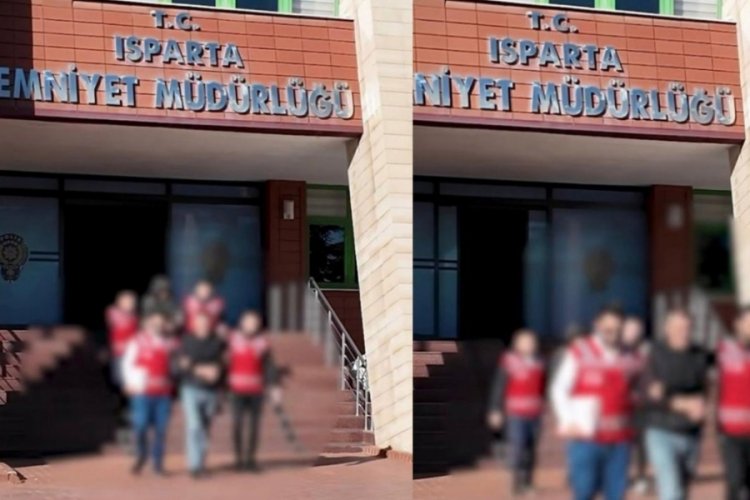 Kendilerini kamu g&ouml;revlisi olarak tanıtıp 45 bin dolarını aldılar