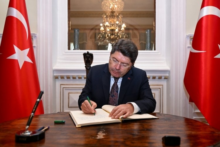Bakan Tun&ccedil;, T&uuml;rkiye'nin B&uuml;kreş B&uuml;y&uuml;kel&ccedil;iliği'ni ziyaret etti