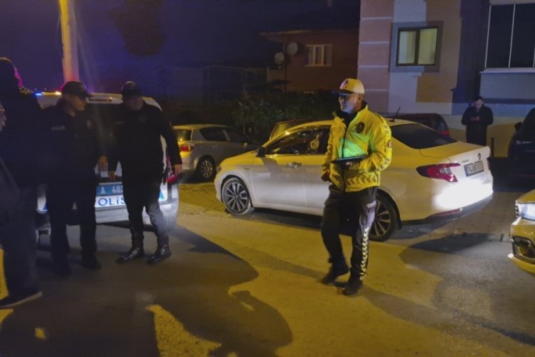 'Dur' ihtarına uymayan s&uuml;r&uuml;c&uuml; kovalamaca sonucu yakalandı