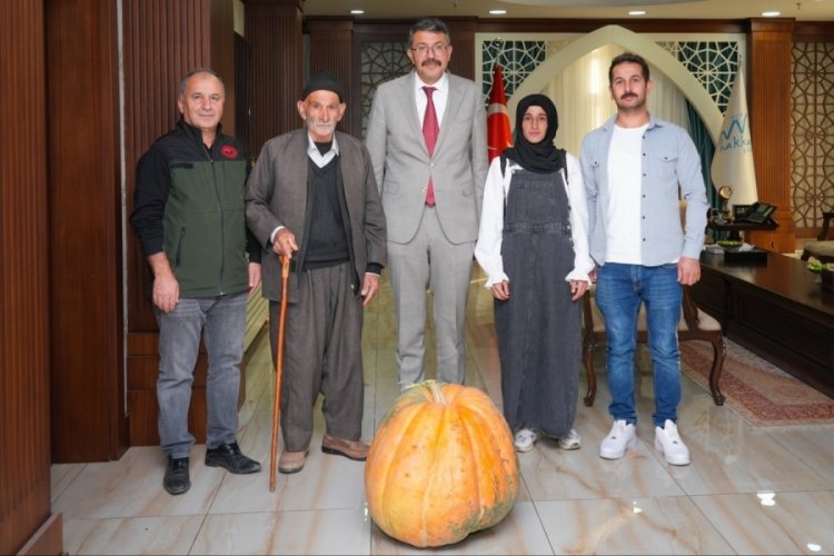 50,5 kilo ağırlığında dev bal kabağı