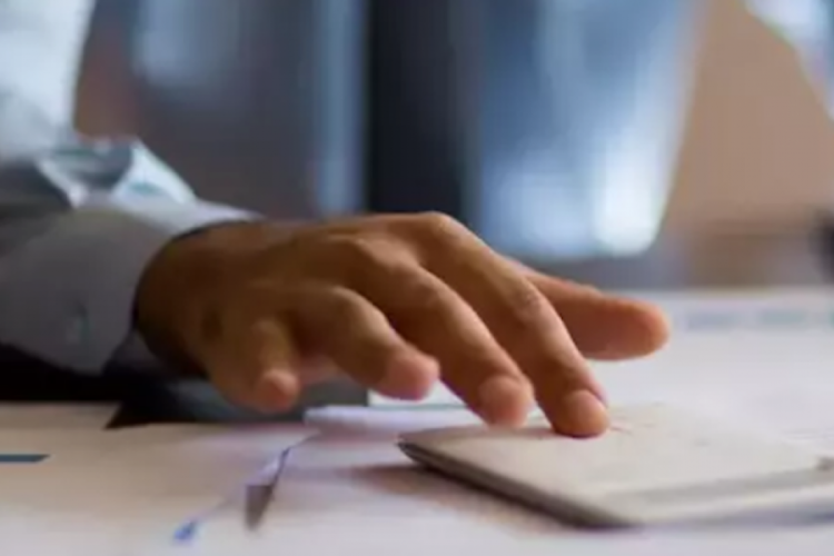 &Uuml;nl&uuml; şirket hayatını kaybeden &ccedil;alışanından izin belgesi istedi