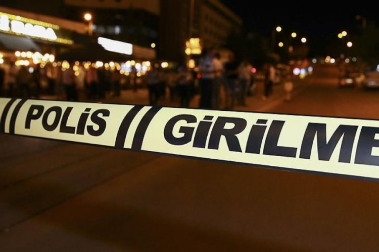 İki grup arasında &ccedil;ıkan kavgada silahlar konuştu! &Ouml;l&uuml; ve yaralılar var...