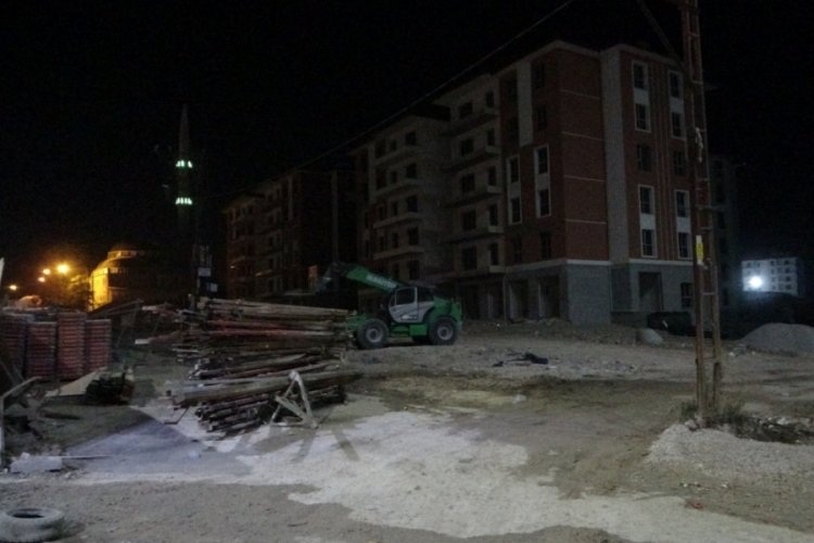 İki g&uuml;n &ouml;nce işbaşı yaptığı şantiyede rahatsızlanan iş&ccedil;i hayatını kaybetti