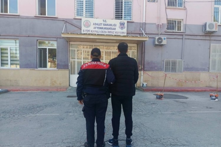 Farklı su&ccedil;lardan 20 yıl hapis cezasıyla aranan şahıs yakalandı