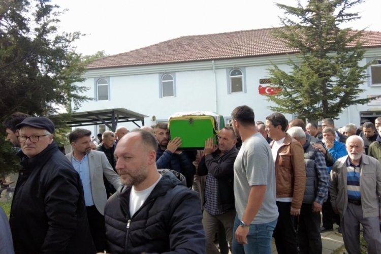 Kazada hayatını kaybeden gen&ccedil; kadın g&ouml;zyaşları i&ccedil;inde toprağa verildi