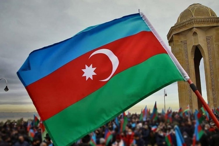 Azerbaycan bağımsızlığının 34. yılını kutluyor