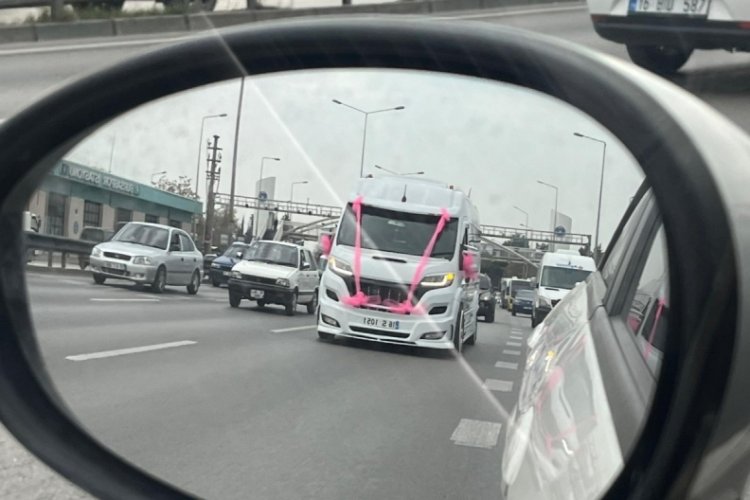 Bursa'da gelin arabası değil, gelin minib&uuml;s&uuml;!
