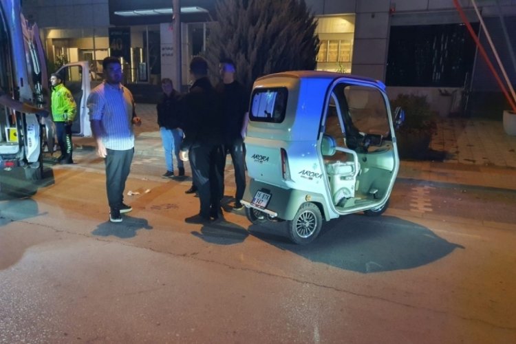 Bursa'da elektrikli treeporter takla attı!