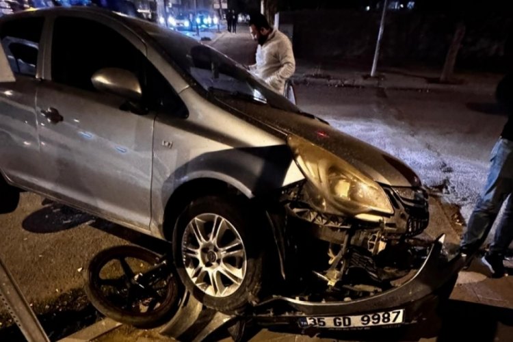 Otomobil ile motosiklet &ccedil;arpıştı! Ağır hasar var...