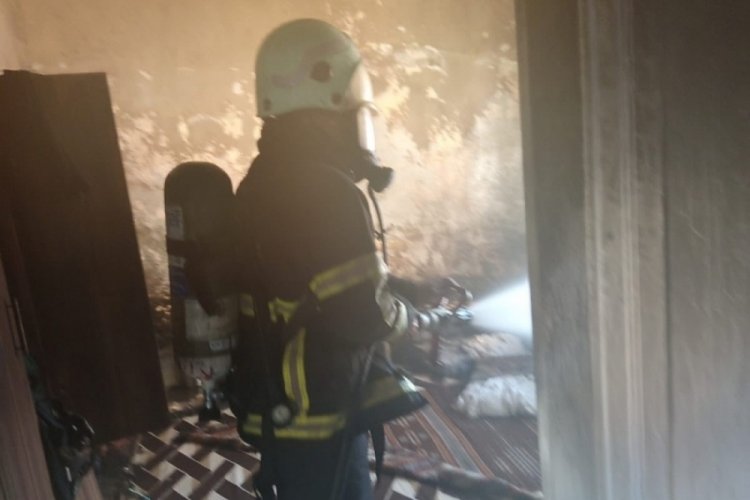 M&uuml;stakil ev alevlere teslim oldu