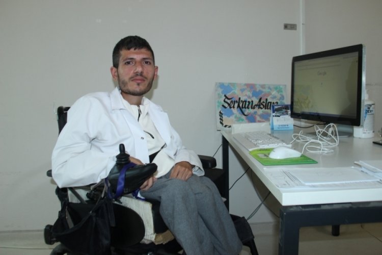 SMA'lı olarak doğdu, doktorluk yapıyor