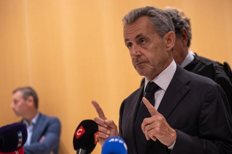 Eski Fransa Cumhurbaşkanı yarın cezaevine girecek