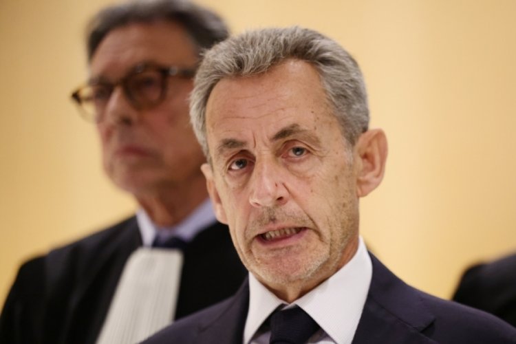Fransa'nın eski Cumhurbaşkanı Sarkozy yarın cezaevine girecek