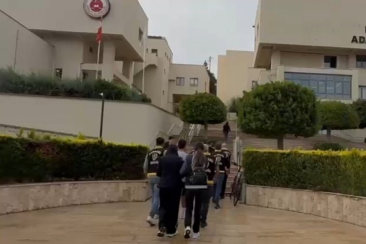Polisin 6 kilometrelik kamera takibi sonu&ccedil; verdi