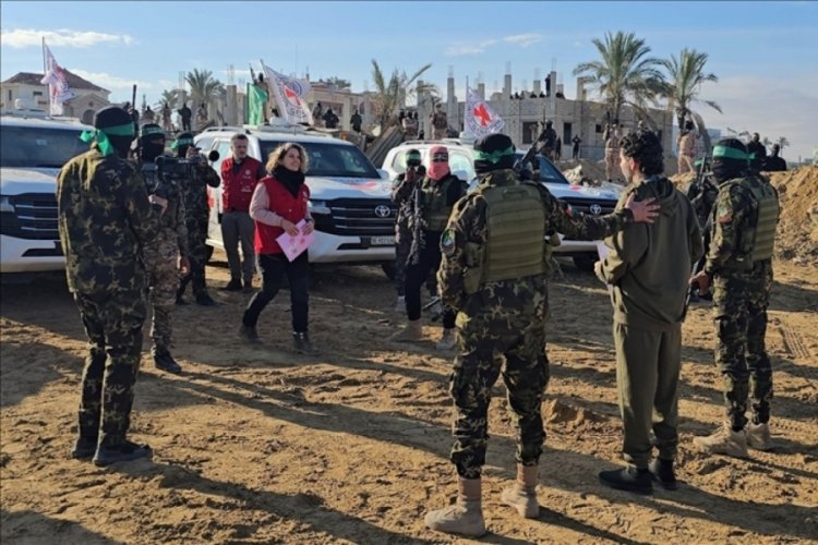 Hamas, 1 İsrailli esirin daha cenazesini İsrail'e teslim etti