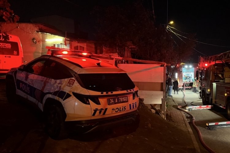 3 katlı binada yangın paniği!