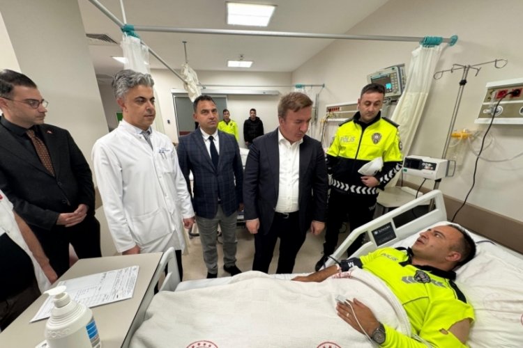 Takla atan ekip aracındaki 3 polis memuru yaralandı