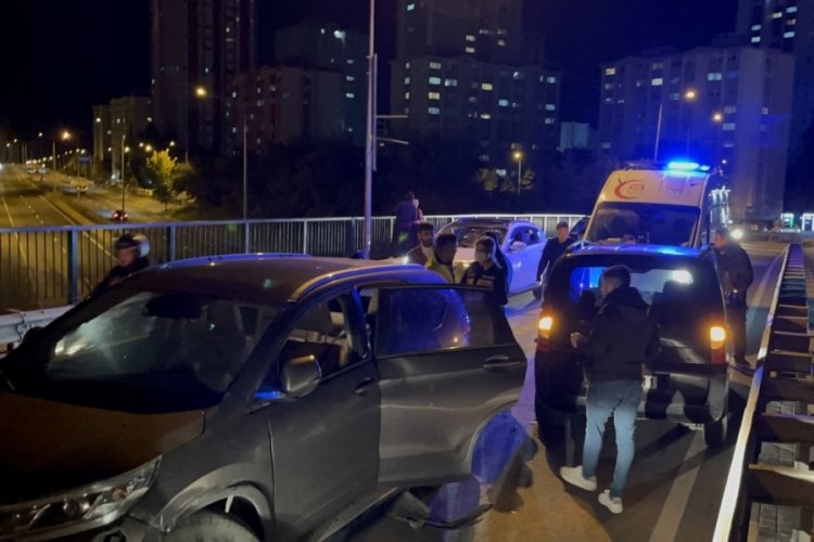 Alkoll&uuml; kadın s&uuml;r&uuml;c&uuml; trafiği fel&ccedil; etti