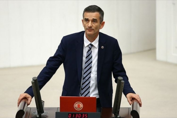 &Uuml;mit Dikbayır kimdir? CHP'ye ge&ccedil;en &Uuml;mit Dikbayır ka&ccedil; yaşında, nereli? &Uuml;mit Dikbayır İyi Parti'den neden ihra&ccedil; edildi?